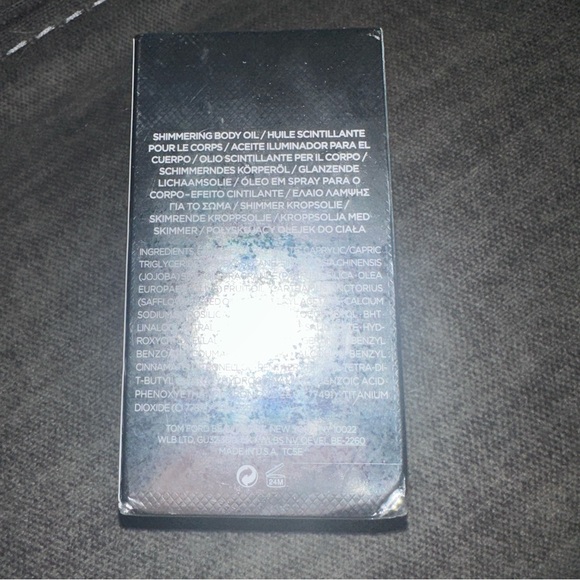 NIB Tom Ford Soleil Neige Shimmering Body Oil - Picture 3 of 4